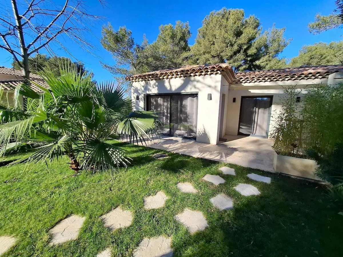 Semesterbostad Pine And House Direction With Private Jacuzzi - Villa Istres