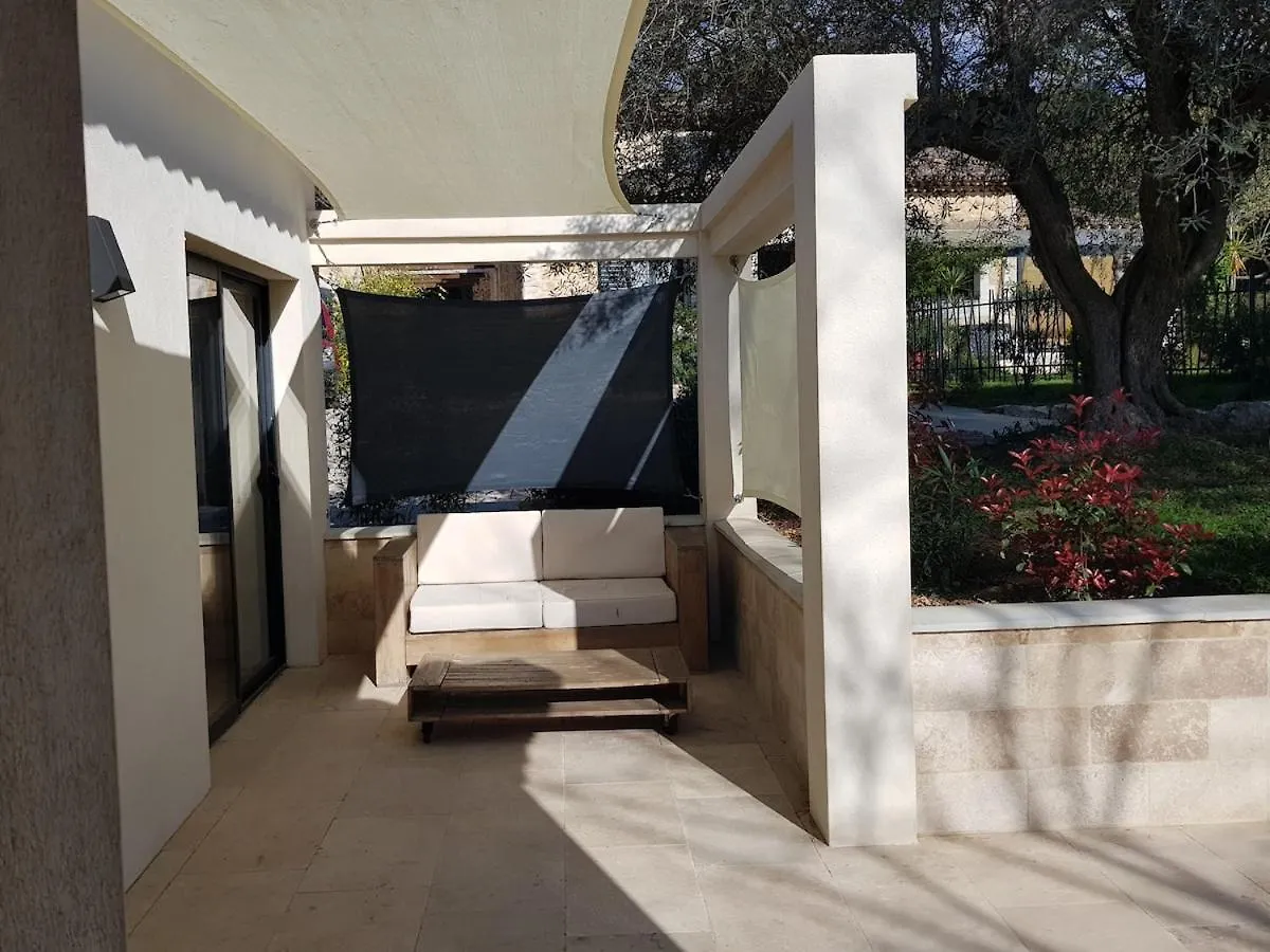 Pine And House Direction With Private Jacuzzi - Villa Istres 0*,